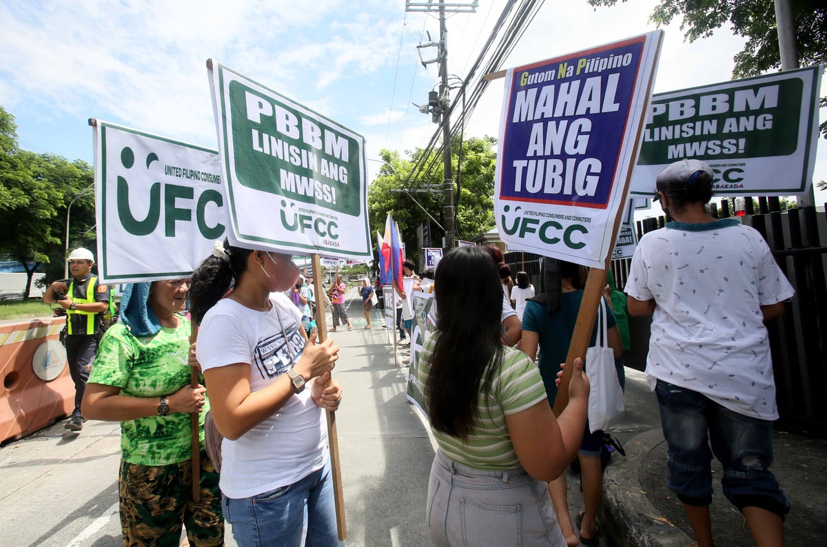 TRIBUNE-rally